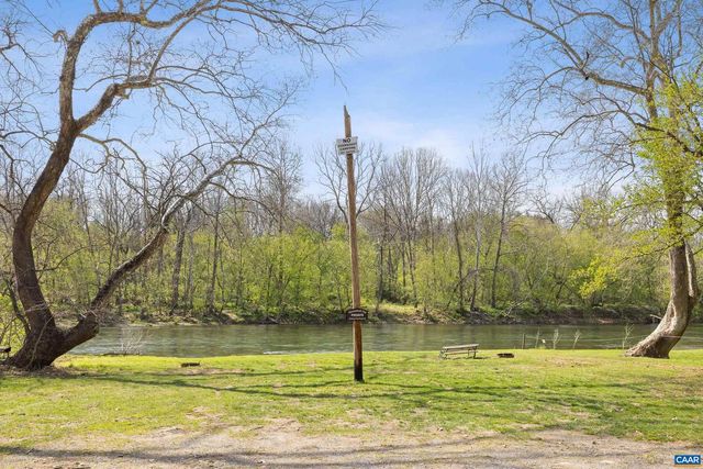 136 WILDWOOD LN, Shenandoah, VA 22849