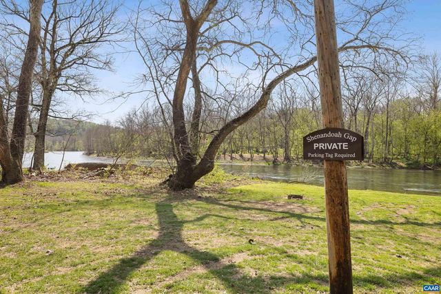 136 WILDWOOD LN, Shenandoah, VA 22849