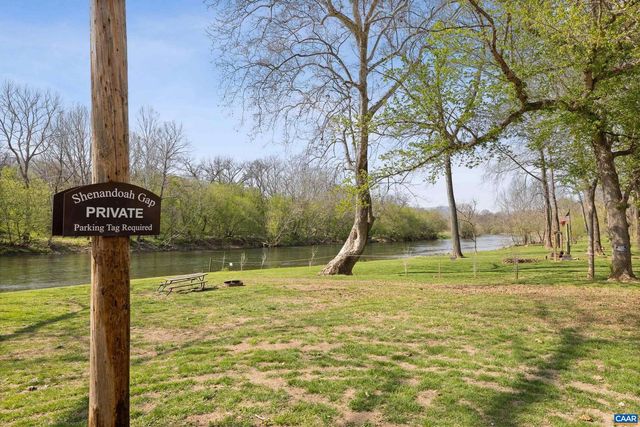 136 WILDWOOD LN, Shenandoah, VA 22849