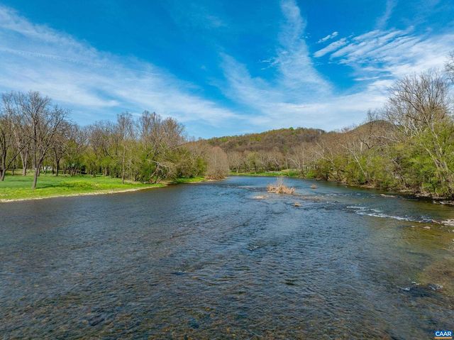 136 WILDWOOD LN, Shenandoah, VA 22849