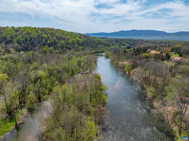 136 WILDWOOD LN, Shenandoah, VA 22849