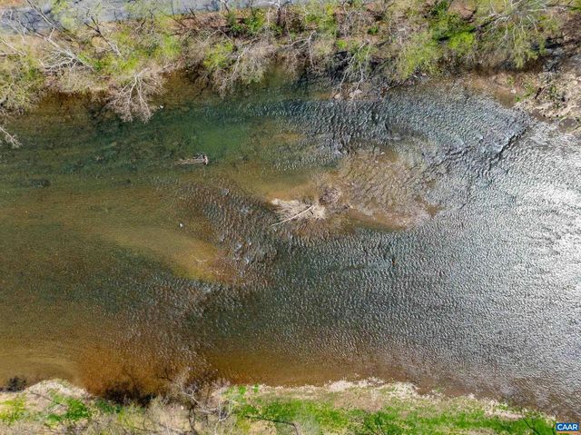 136 WILDWOOD LN, Shenandoah, VA 22849