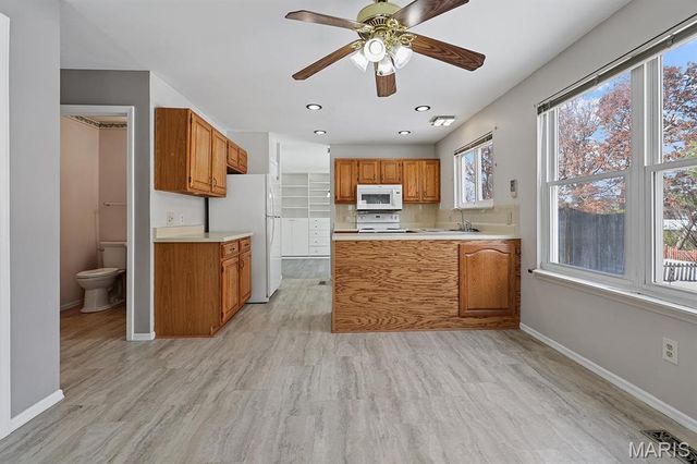 4227 River Oaks Drive, Florissant, MO 63034