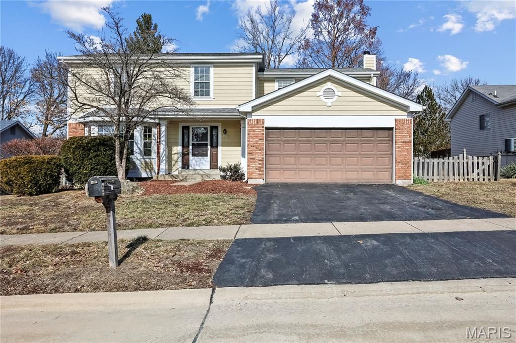 4227 River Oaks Drive, Florissant, MO 63034
