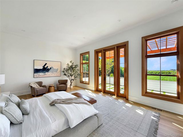 522 Wickapogue Road, Southampton, NY 11968