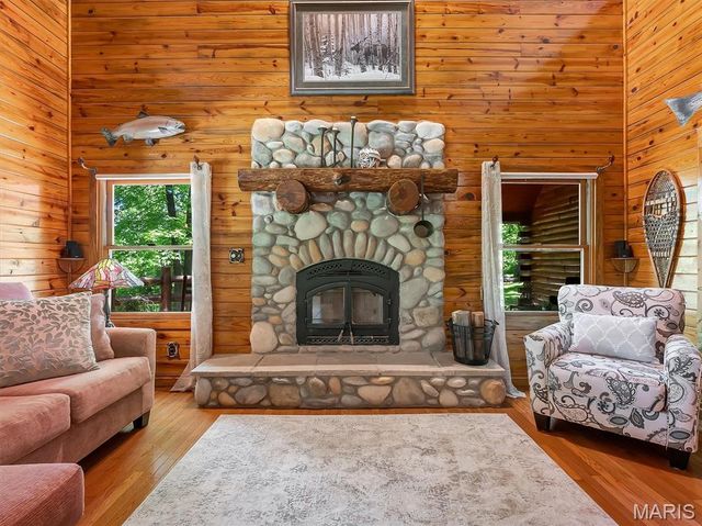 6482 S Lakeshore Drive, Hillsboro, MO 63050