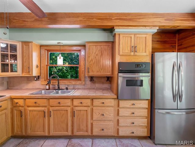 6482 S Lakeshore Drive, Hillsboro, MO 63050