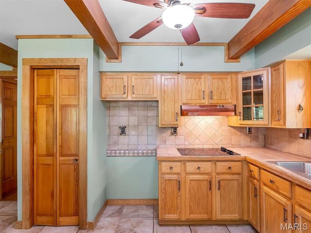 6482 S Lakeshore Drive, Hillsboro, MO 63050