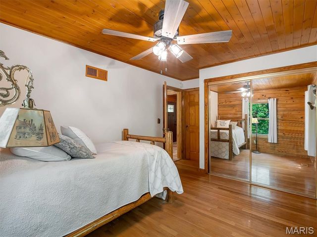 6482 S Lakeshore Drive, Hillsboro, MO 63050