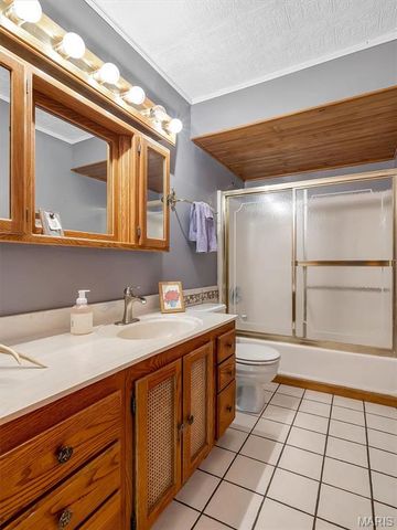 6482 S Lakeshore Drive, Hillsboro, MO 63050