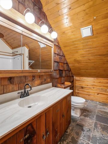 6482 S Lakeshore Drive, Hillsboro, MO 63050