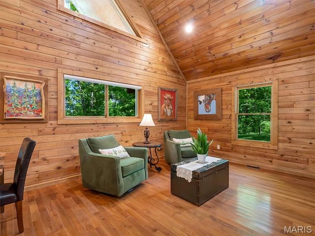 6482 S Lakeshore Drive, Hillsboro, MO 63050