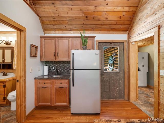 6482 S Lakeshore Drive, Hillsboro, MO 63050