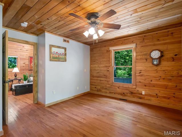 6482 S Lakeshore Drive, Hillsboro, MO 63050