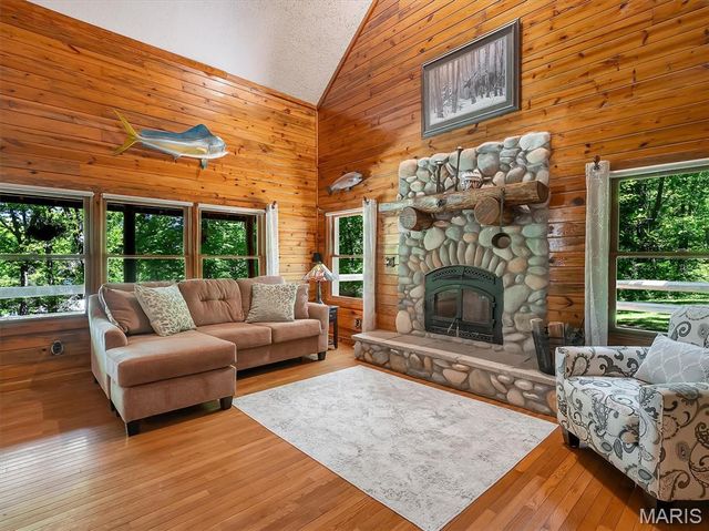 6482 S Lakeshore Drive, Hillsboro, MO 63050