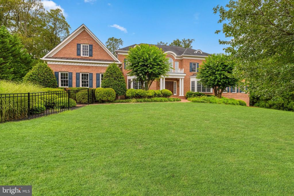 1200 HUNTERS GROVE CT, Mclean, VA 22102
