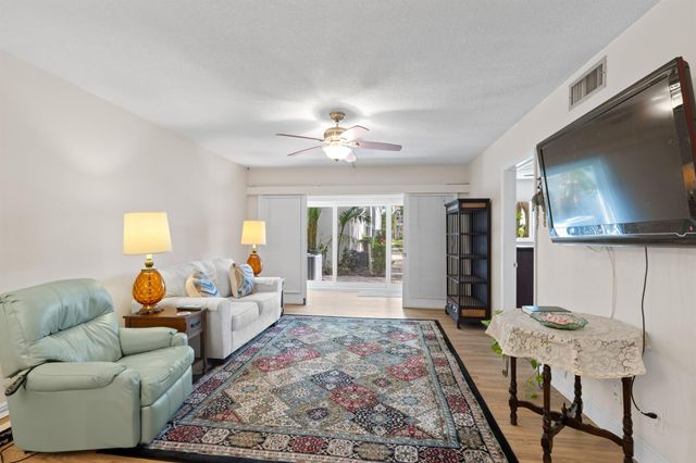 2050 NE 39th Street 110 S, Lighthouse Point, FL 33064