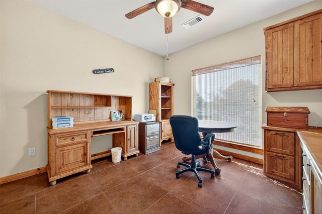 200 Cayuga Trail, Lake Kiowa, TX 76240