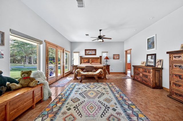 200 Cayuga Trail, Lake Kiowa, TX 76240