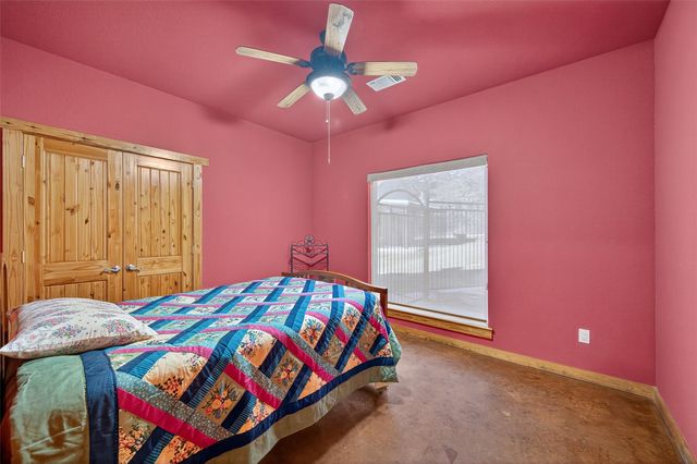 200 Cayuga Trail, Lake Kiowa, TX 76240