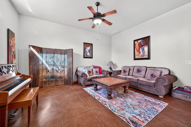 200 Cayuga Trail, Lake Kiowa, TX 76240