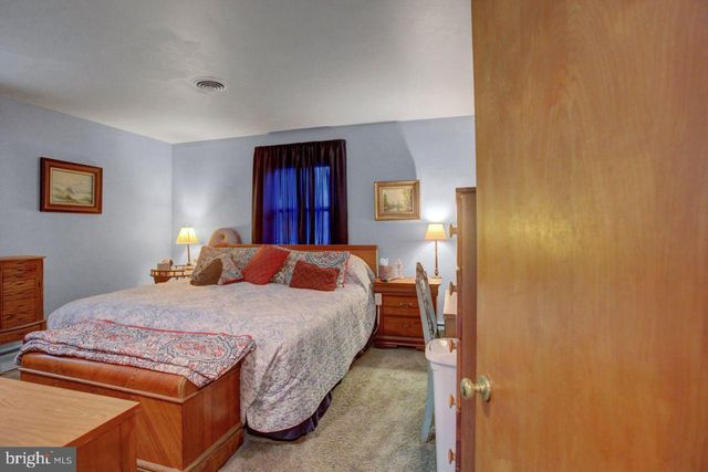 42 E GRANDVIEW AVE, Mercersburg, PA 17236