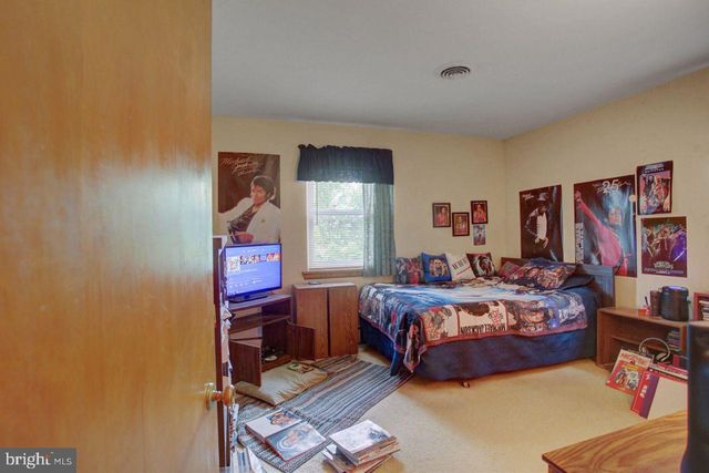 42 E GRANDVIEW AVE, Mercersburg, PA 17236