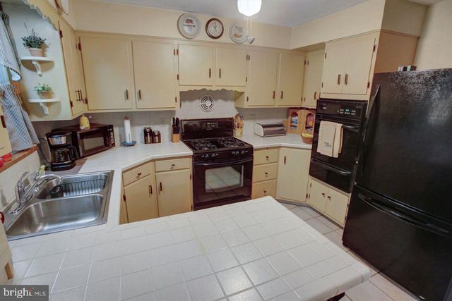 42 E GRANDVIEW AVE, Mercersburg, PA 17236
