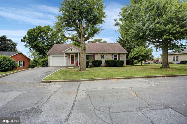 42 E GRANDVIEW AVE, Mercersburg, PA 17236