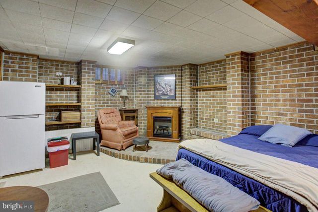 42 E GRANDVIEW AVE, Mercersburg, PA 17236