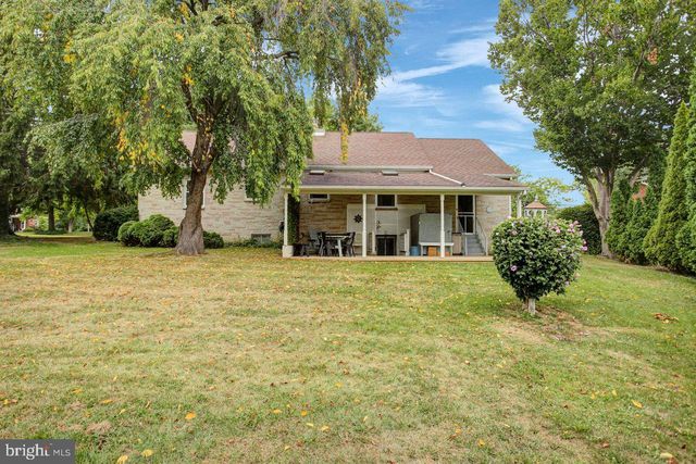 42 E GRANDVIEW AVE, Mercersburg, PA 17236