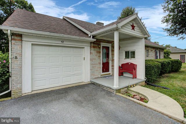 42 E GRANDVIEW AVE, Mercersburg, PA 17236