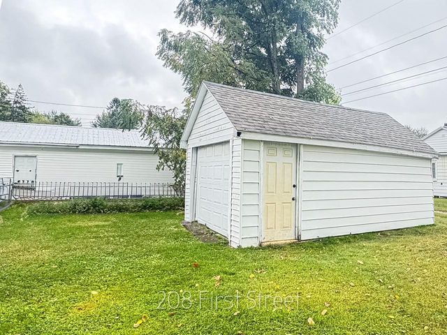 208 1ST STREET, Oconto, WI 54153