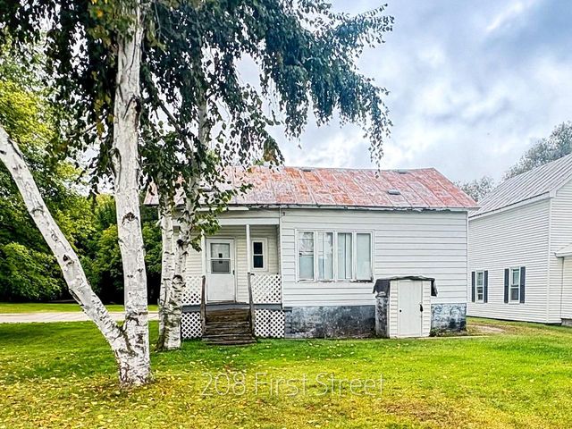 208 1ST STREET, Oconto, WI 54153