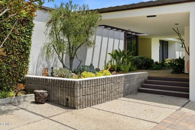2434 San Antonio Crescent West, Upland, CA 91784