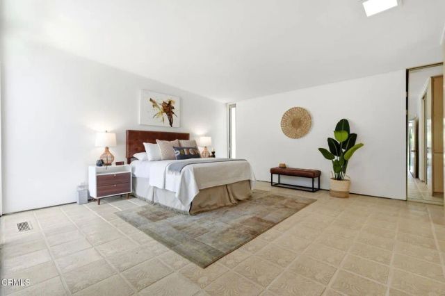 2434 San Antonio Crescent West, Upland, CA 91784