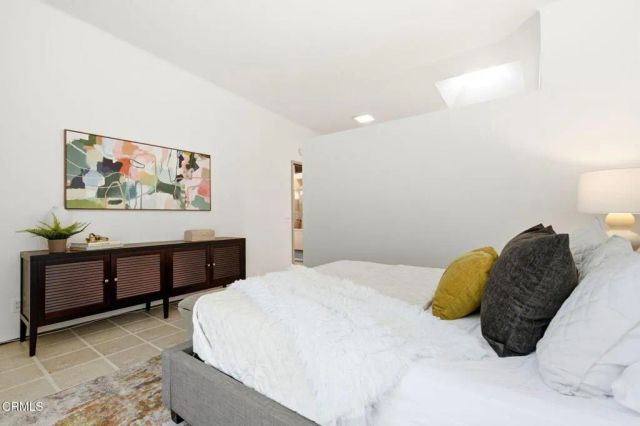 2434 San Antonio Crescent West, Upland, CA 91784