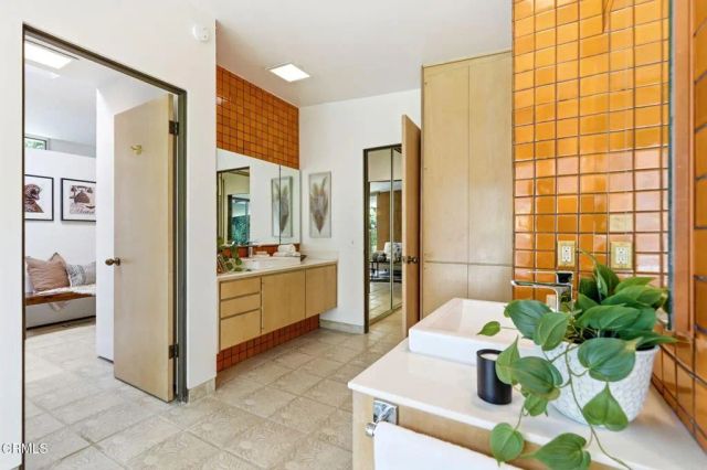 2434 San Antonio Crescent West, Upland, CA 91784
