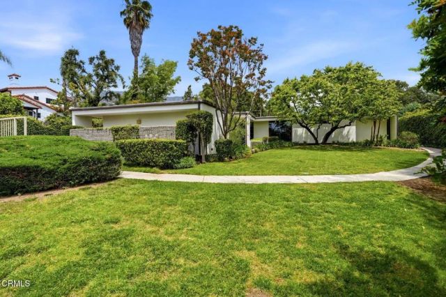 2434 San Antonio Crescent West, Upland, CA 91784
