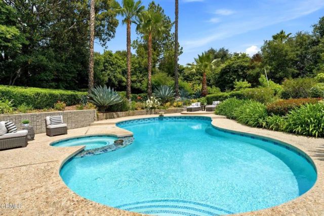 2434 San Antonio Crescent West, Upland, CA 91784