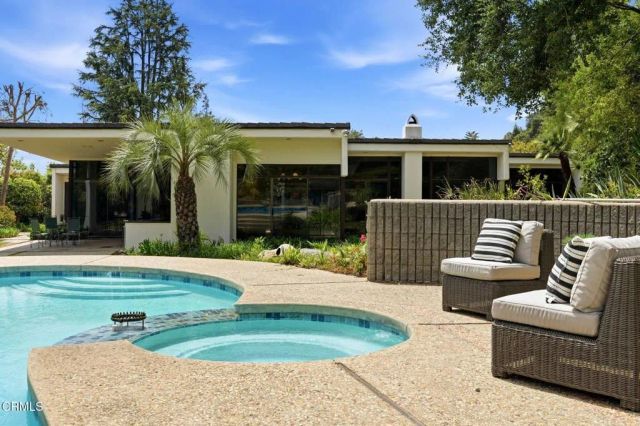 2434 San Antonio Crescent West, Upland, CA 91784
