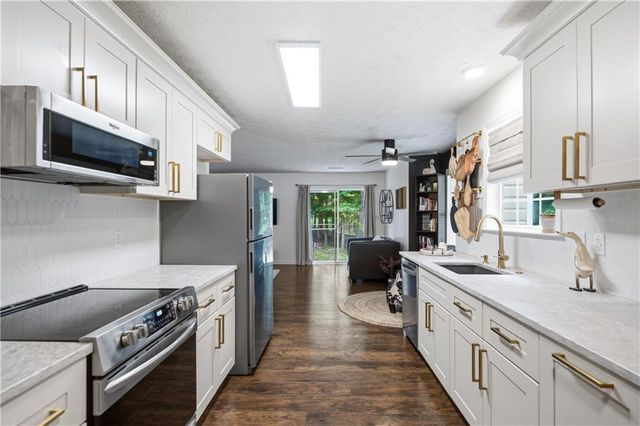 113 Eagle Heart Court, Waleska, GA 30183