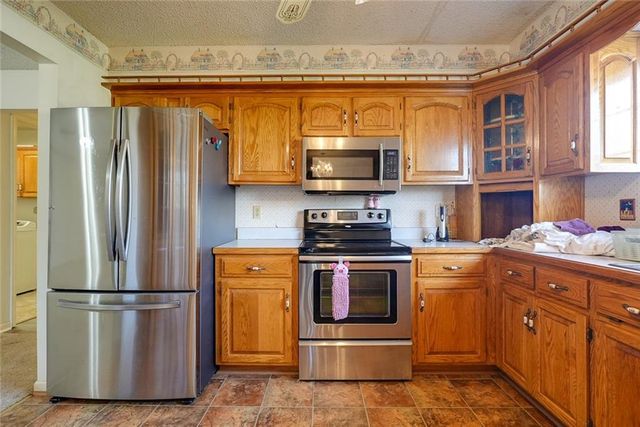 1225 Berry Road, Independence, MO 64057