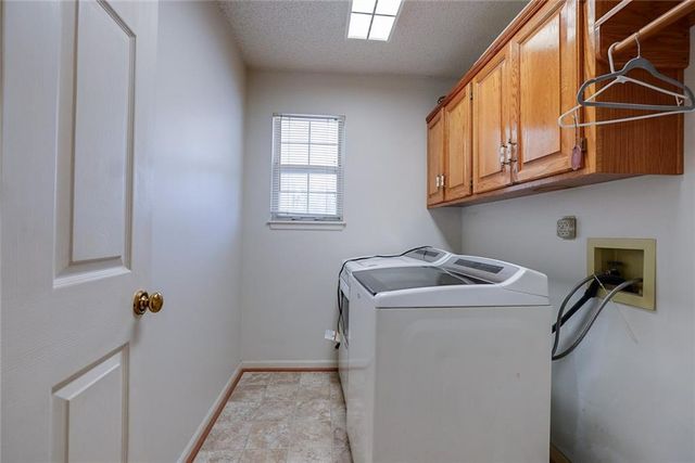 1225 Berry Road, Independence, MO 64057