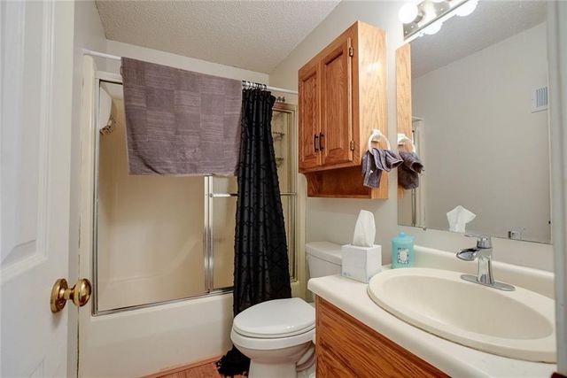 1225 Berry Road, Independence, MO 64057