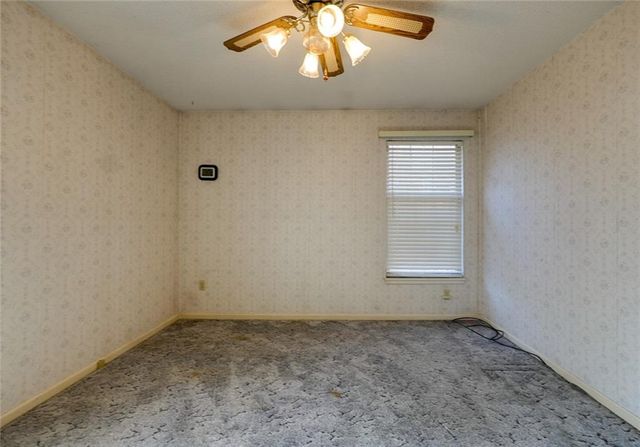 1225 Berry Road, Independence, MO 64057