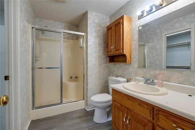 1225 Berry Road, Independence, MO 64057