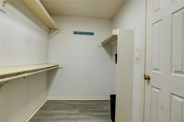 1225 Berry Road, Independence, MO 64057