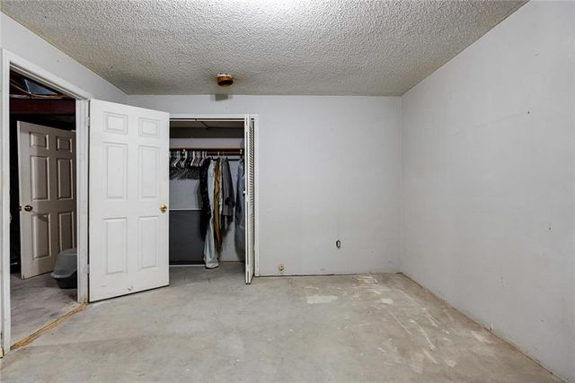 1225 Berry Road, Independence, MO 64057