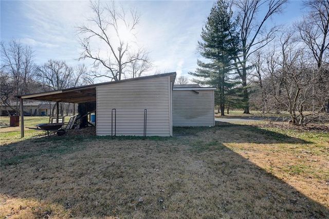 1225 Berry Road, Independence, MO 64057